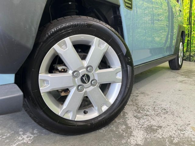 �y����15�C���`�A���~�z�C�[���z�O�ςɃ}�b�`���������A���~�z�C�[���𑕒����Ă���܂��B�e��ЊO�A���~�z�C�[����A�X�^�b�h���X�^�C�����戵�����Ă���܂��B���񂲑��k����������