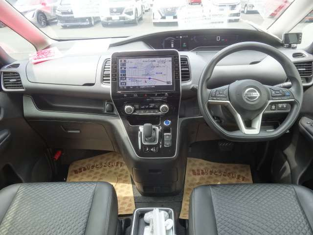 セレナ1.2 e-POWER XV
