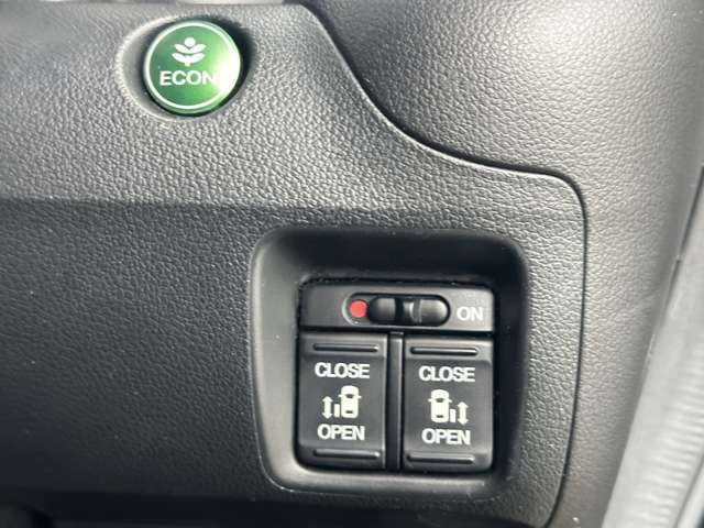 お車の販売だけではなく、お車の買い取りだけもさせていただいております!