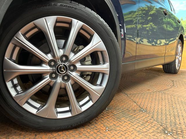 �y����20�C���`�A���~�z�C�[���z�O�ςɃ}�b�`���������A���~�z�C�[���𑕒����Ă���܂��B�e��ЊO�A���~�z�C�[����A�X�^�b�h���X�^�C�����戵�����Ă���܂��B���񂲑��k����������