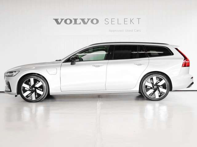 V60ウルトラ T6  AWD プラグインハイブリッド 4WD