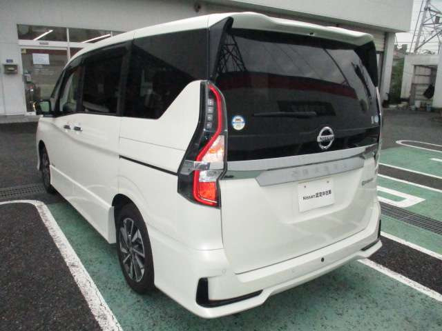 セレナ1.2 e-POWER XV