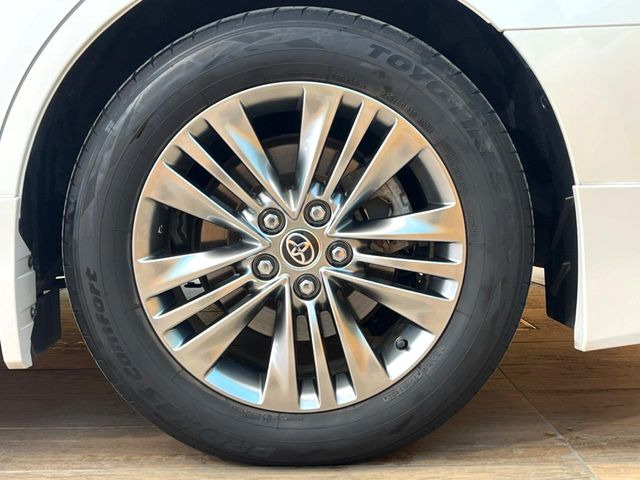 �y����18�C���`�A���~�z�C�[���z�O�ςɃ}�b�`���������A���~�z�C�[���𑕒����Ă���܂��B�e��ЊO�A���~�z�C�[����A�X�^�b�h���X�^�C�����戵�����Ă���܂��B���񂲑��k����������