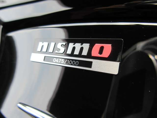 スカイライン3.0 NISMO RECAROシート+カーボン製フィニッシャー
