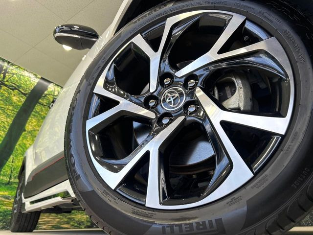 �y����18�C���`�A���~�z�C�[���z�O�ςɃ}�b�`���������A���~�z�C�[���𑕒����Ă���܂��B�e��ЊO�A���~�z�C�[����A�X�^�b�h���X�^�C�����戵�����Ă���܂��B���񂲑��k����������