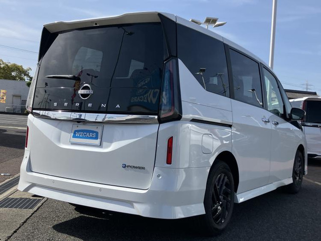 セレナ1.4 e-POWER ハイウェイスターV