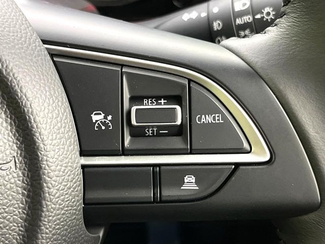 【アダプティブクルーズコントロール】高速道路での長距離走行が楽に!!自動で速度を保つクルーズコントロールが、衝突軽減システムと連携し、前方の車両を感知して車間を保つように速度調節してくれます!!