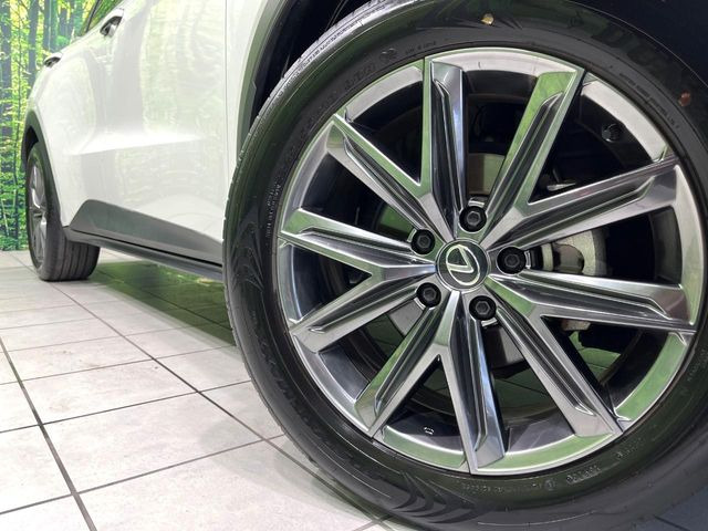 �y����18�C���`�A���~�z�C�[���z�O�ςɃ}�b�`���������A���~�z�C�[���𑕒����Ă���܂��B�e��ЊO�A���~�z�C�[����A�X�^�b�h���X�^�C�����戵�����Ă���܂��B���񂲑��k����������