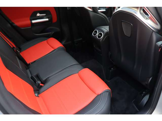 GLAクラスAMG GLA45 S 4マチックプラス 4WD
