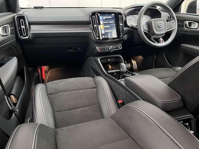 XC40B4 AWD Rデザイン 4WD