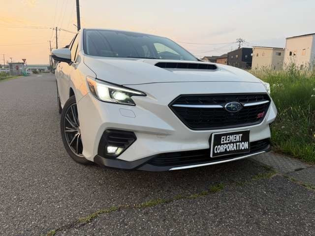 レヴォーグ1.8 STI スポーツ 4WD