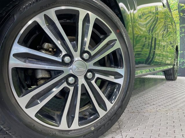 �y����15�C���`�A���~�z�C�[���z�O�ςɃ}�b�`���������A���~�z�C�[���𑕒����Ă���܂��B�e��ЊO�A���~�z�C�[����A�X�^�b�h���X�^�C�����戵�����Ă���܂��B���񂲑��k����������