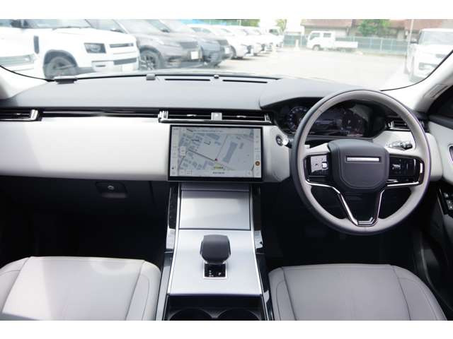 レンジローバーヴェラールS 2.0L D200 ディーゼル 4WD