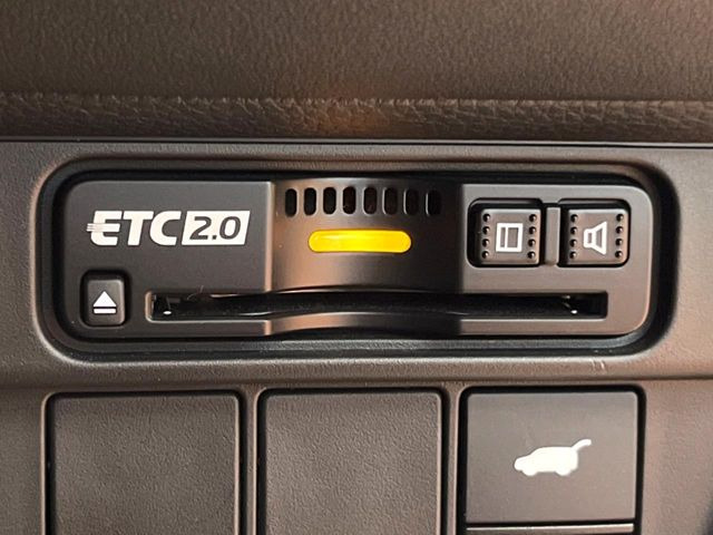 【ETC】高速道路の料金所をストレスなく通過!話題のスポットやサービスエリアに多い「スマートIC」利用時は必須のアイテムです。当店でセットアップを実施、ご納車当日からすぐにご利用いただけます!