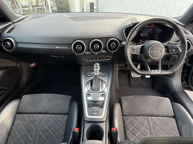 TTクーペ2.0 TFSI Sラインパッケージ