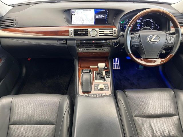 LS600hL エグゼクティブパッケージ 4WD