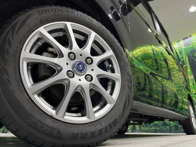�y14�C���`�A���~�z�C�[���z�O�ςɃ}�b�`�����A���~�z�C�[���𑕒����Ă���܂��B�e��A���~�z�C�[����A�X�^�b�h���X�^�C�����戵�����Ă���܂��B���񂲑��k����������