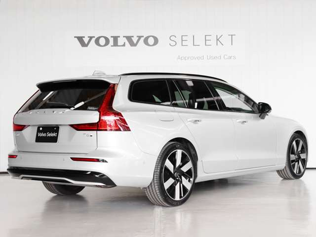 V60ウルトラ T6  AWD プラグインハイブリッド 4WD