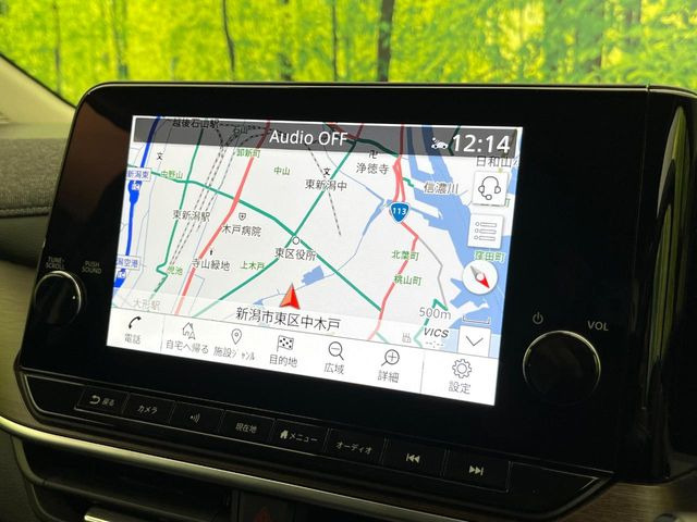 【メーカー純正ナビ】インテリアに溶け込むスタイリッシュな「専用設計」メーカーナビを装備♪視認性や操作性など基本性能にも優れ、より上質なカーライフをお楽しみいただけます。