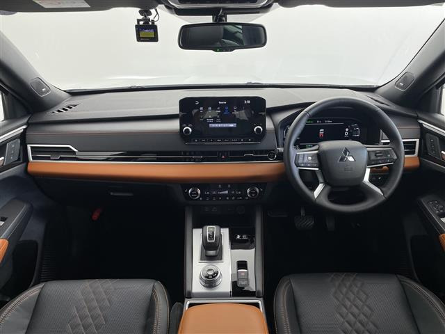 アウトランダーPHEV 2.4 P 4WD