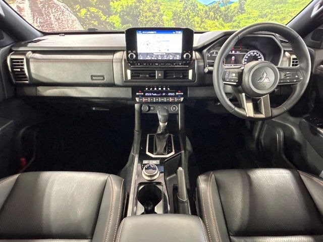 トライトン2.4 GSR ディーゼル 4WD
