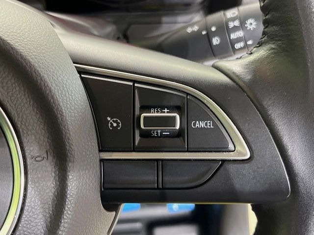 �y�N���[�Y�R���g���[���z�������H�����N���N���s�B�A�N�Z���𗣂��Ă���葬�x�ő��s���ł��A�������^�]���̕��S���y��!�����E�������ȒP�ȃX�C�b�`����Œ����ł��܂��B