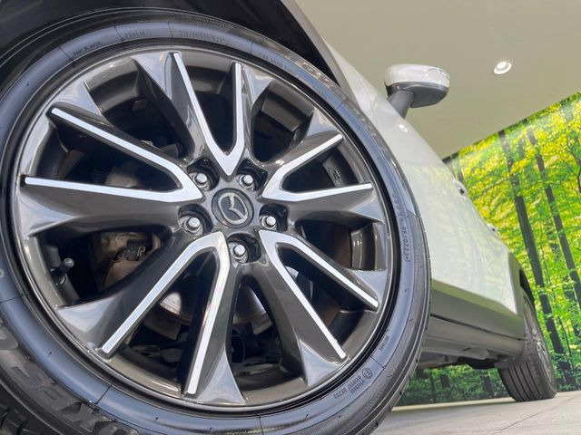 �y����18�C���`�A���~�z�C�[���z�O�ςɃ}�b�`���������A���~�z�C�[���𑕒����Ă���܂��B�e��ЊO�A���~�z�C�[����A�X�^�b�h���X�^�C�����戵�����Ă���܂��B���񂲑��k����������