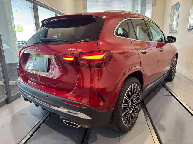GLAクラスGLA200d 4マチック AMGラインパッケージ 4WD