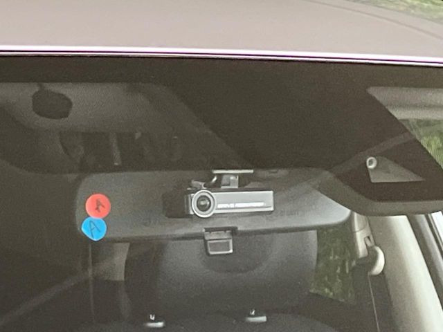 【ドライブレコーダー】ドライブレコーダー装備!走行中はもちろん、あおり運転や事故に遭遇した際、映像で記録し、万一のリスクに備えます。※記録用SDカードはお客様ご自身でご準備いただく必要があります。