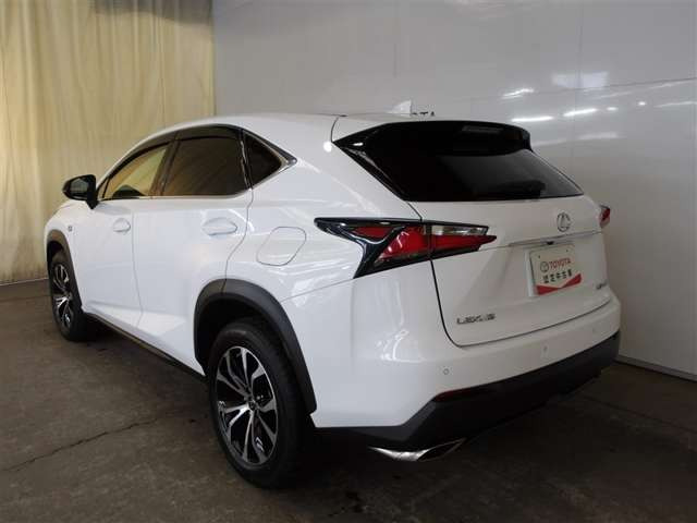 NX200t Fスポーツ