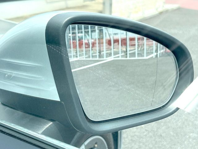 ●ブラインドアシストセンサー:視角からの車を感知し、ドライバーが車線変更を行う際に、警告音と共に注意を促してくれる安全支援機能です!