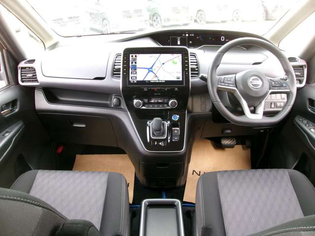 セレナ1.2 e-POWER ハイウェイスターV