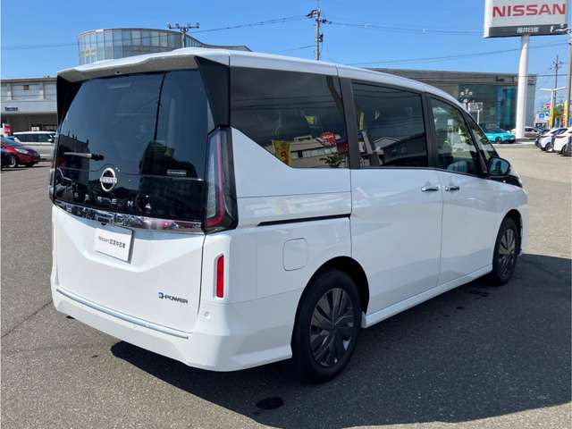 セレナ1.4 e-POWER XV