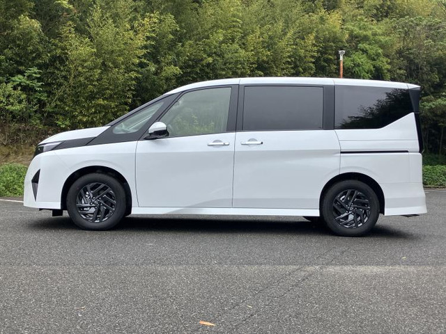 セレナ1.4 e-POWER ハイウェイスターV