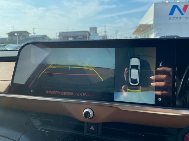 �y�p�m���~�b�N�r���[���j�^�[�z��p�̃J�����ɂ��A�ォ�猩���낵���悤�Ȏ��_��360�x�N���}�̎��͂��m�F���邱�Ƃ��ł��܂������p�������m�F���₷���A�����ꏊ�ł̐؂�Ԃ��⒓�Ԃ��X���[�Y�ɍs���܂��B