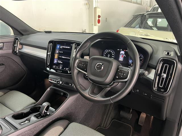 XC40B3 モメンタム