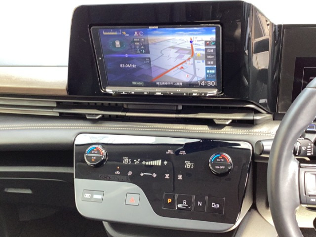 セレナ1.4 e-POWER ハイウェイスターV