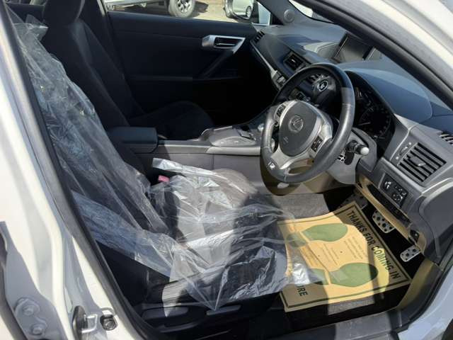 CT200h Fスポーツ