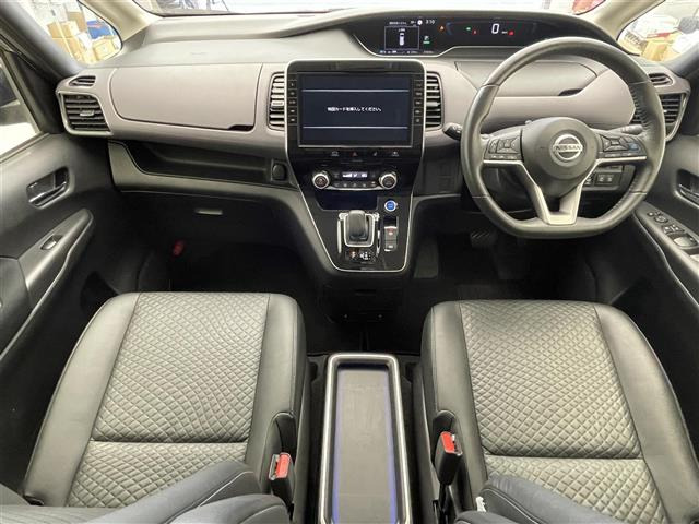 セレナ1.2 e-POWER ハイウェイスターV