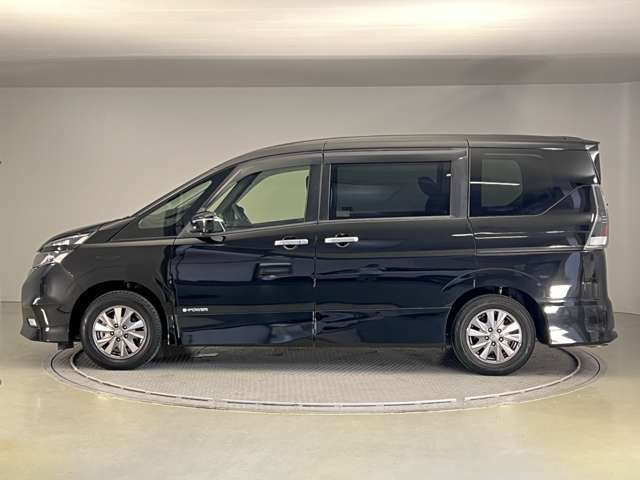 セレナ1.2 e-POWER ハイウェイスターV