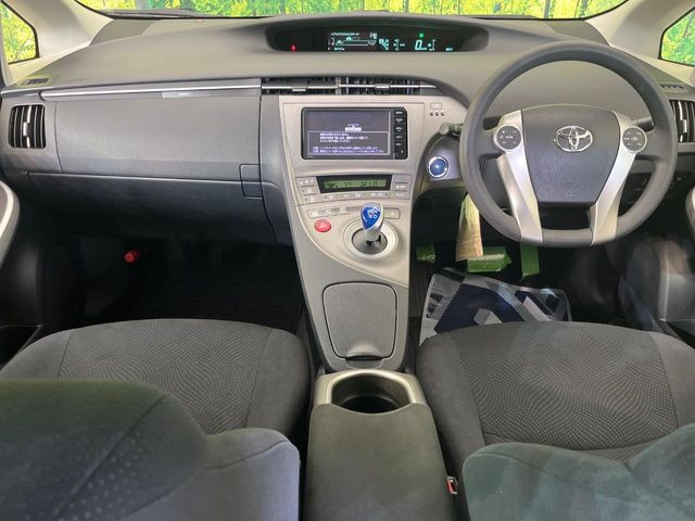 プリウス1.8 S