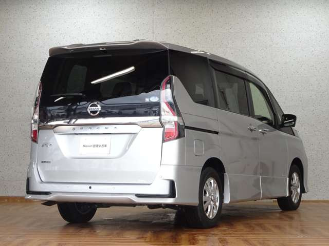 セレナ2.0 ハイウェイスターV 4WD