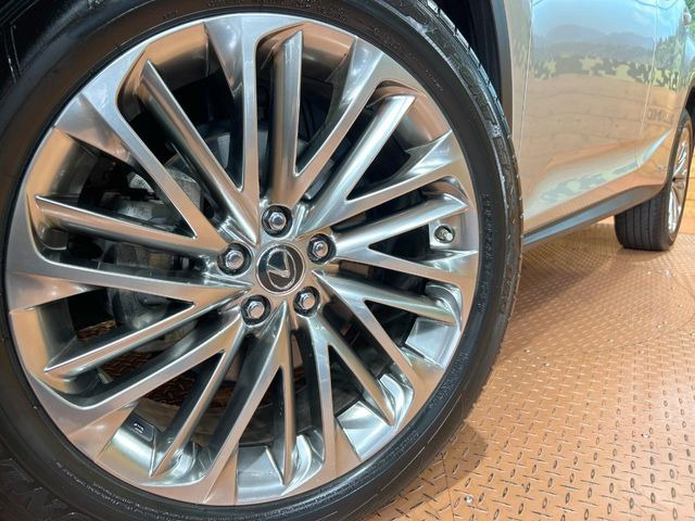 �y����20�C���`�A���~�z�C�[���z�O�ςɃ}�b�`���������A���~�z�C�[���𑕒����Ă���܂��B�e��ЊO�A���~�z�C�[����A�X�^�b�h���X�^�C�����戵�����Ă���܂��B���񂲑��k����������