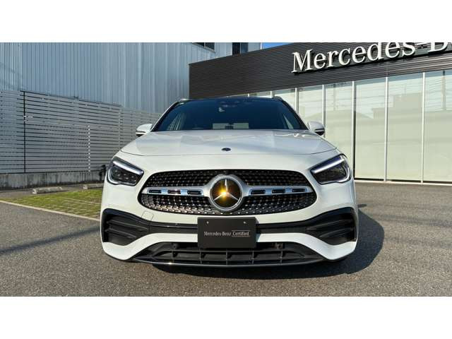 GLAクラスGLA200d 4マチック AMGラインパッケージ 4WD