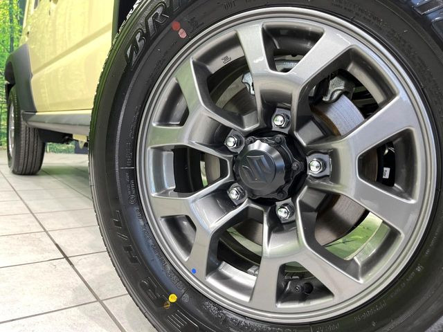 �y����15�C���`�A���~�z�C�[���z�O�ςɃ}�b�`���������A���~�z�C�[���𑕒����Ă���܂��B�e��ЊO�A���~�z�C�[����A�X�^�b�h���X�^�C�����戵�����Ă���܂��B���񂲑��k����������