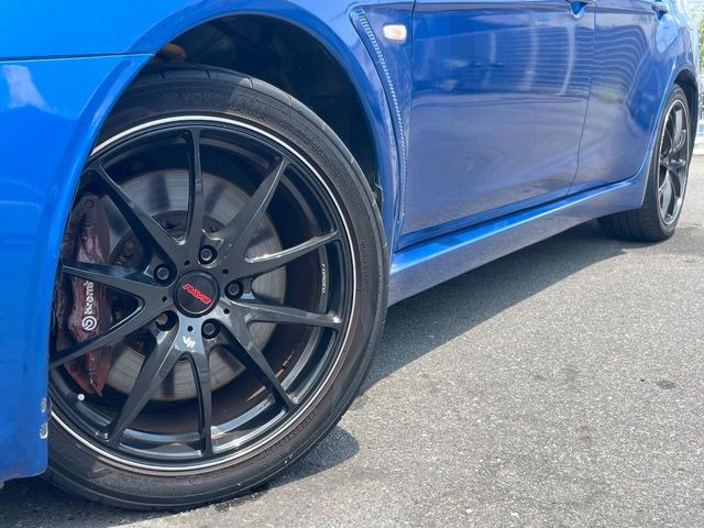 �yRAYS��18�C���`�A���~�z�C�[���z��l�C���[�J�[�̃z�C�[���𑕔���y�ʁE���d�x�̃A���~�z�C�[���́A�n���h�����O�E�����ȂǁA����̎������サ�Ă���܂���