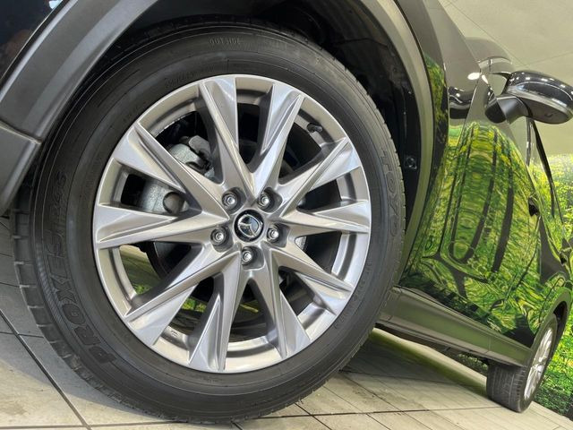 �y����19���`�A���~�z�C�[���z�O�ςɃ}�b�`���������A���~�z�C�[���𑕒����Ă���܂��B�e��ЊO�A���~�z�C�[����A�X�^�b�h���X�^�C�����戵�����Ă���܂��B���񂲑��k����������