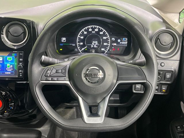 �y�X�e�A�����O�X�C�b�`�z�^�]���A�O������ڐ������炷���ƂȂ��A�I�[�f�B�I���̑��삪�\�ȕ֗��@�\!���S&���K�ȃh���C�u�����o���Ă���܂���