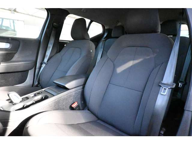 XC40B4 AWD モメンタム 4WD