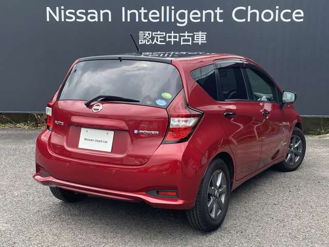 ノート1.2 e-POWER X ブラックアロー